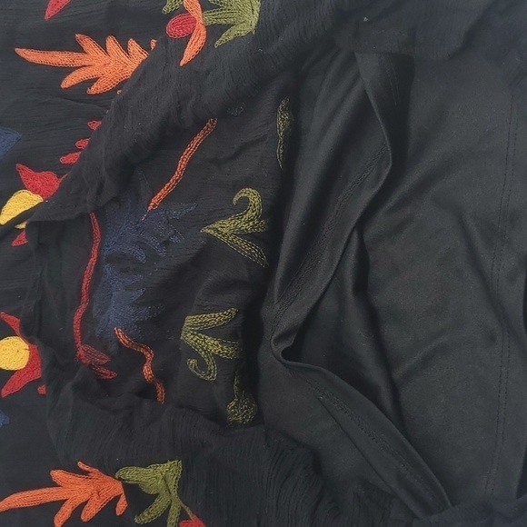 Chelsea & Theodore Rayon Embroidered Blouse Large - Picture 10 of 10